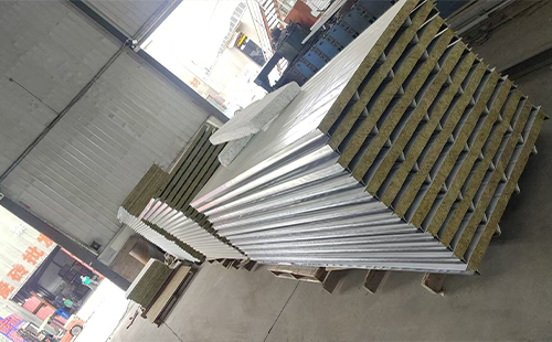 玛多彩钢夹芯板