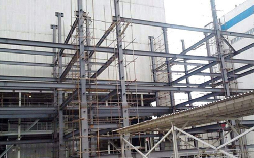 玛多钢结构设计施工难点与解决方案全解析